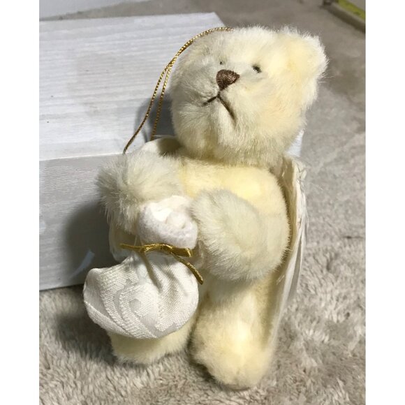 Russ Berrie Angel Bear Plush Ornament Holding Stocking Feather Wings 5" - Picture 2 of 7